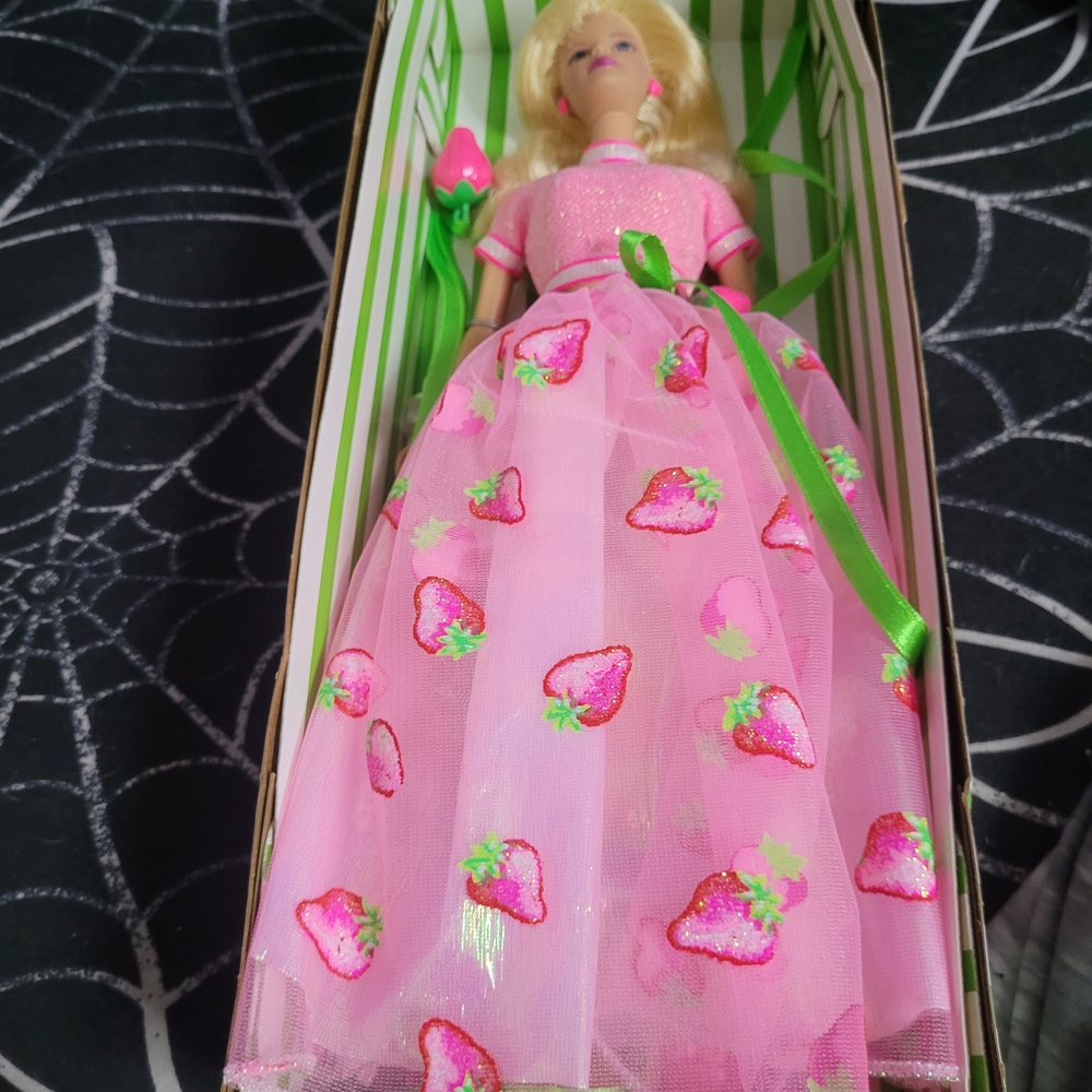 Vintage Nib Avon Barbie Strawberry Sorbet - Picture 3 of 6